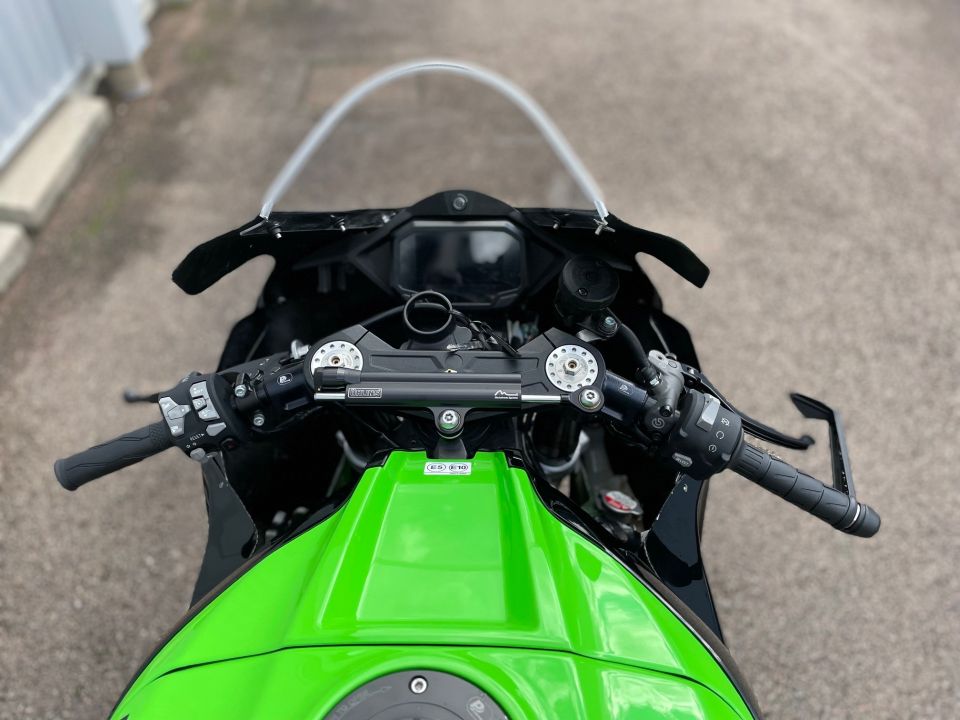 KAWASAKI ZX-10R 4