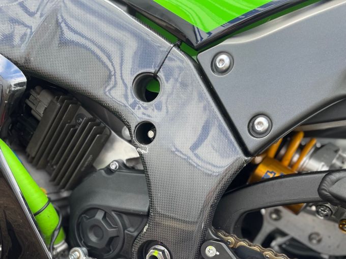 KAWASAKI ZX-10R 4