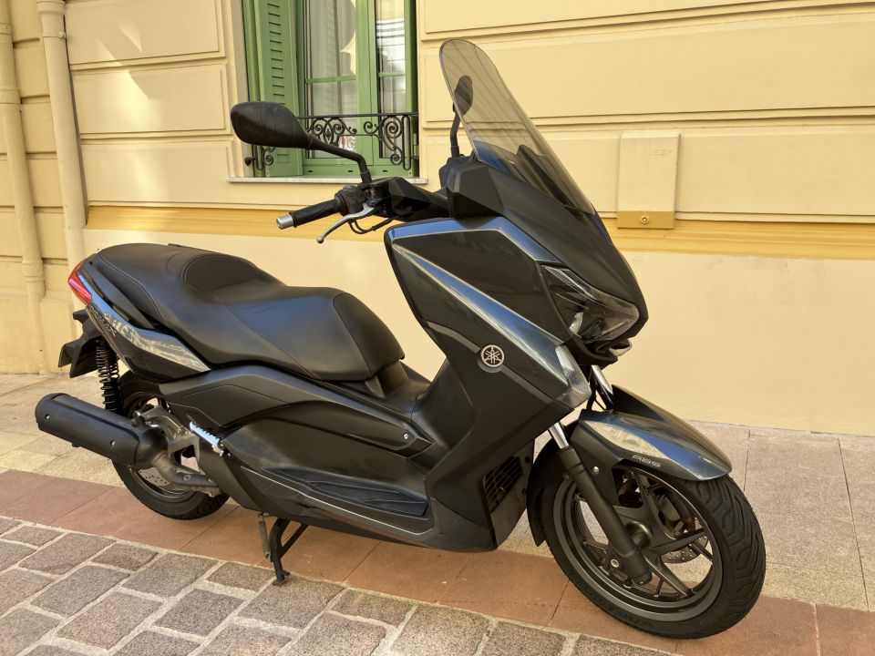 YAMAHA X-MAX 125 4