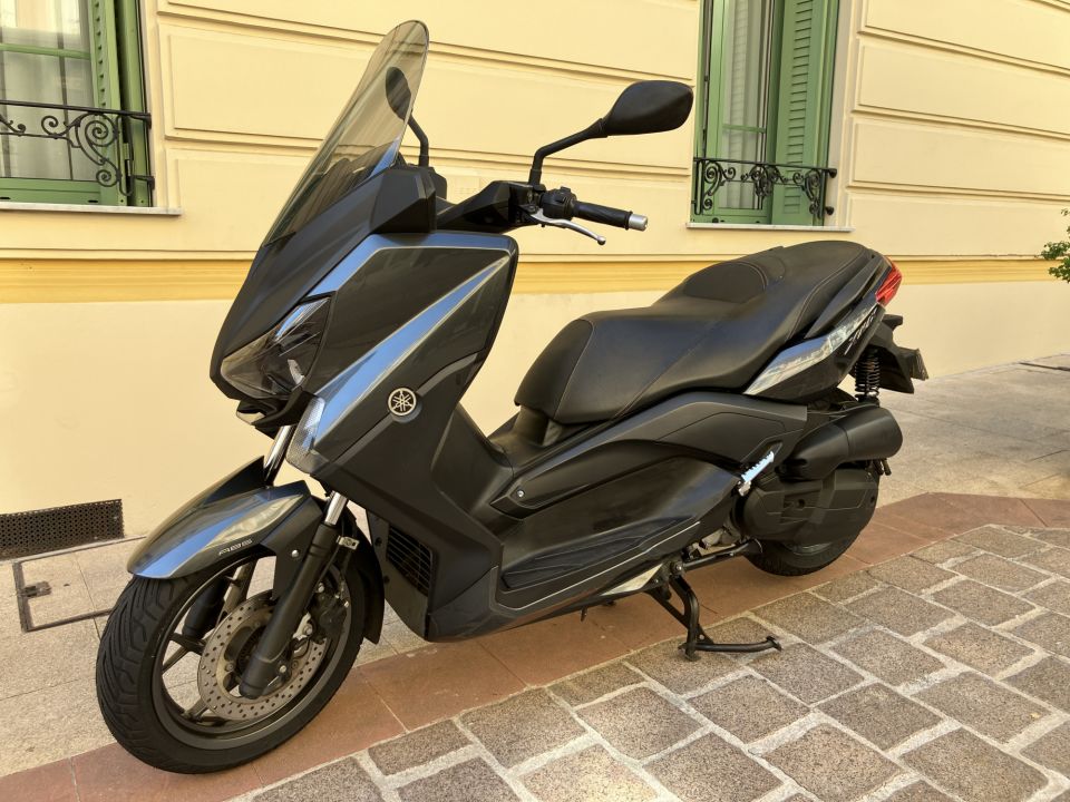 YAMAHA X-MAX 125 4