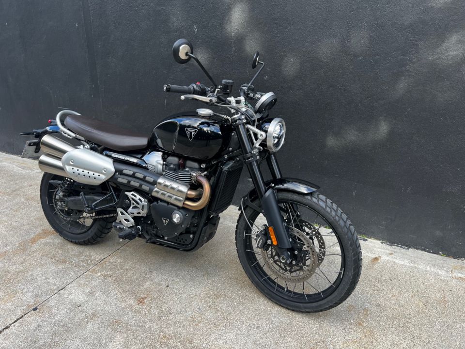TRIUMPH SCRAMBLER 1200 4