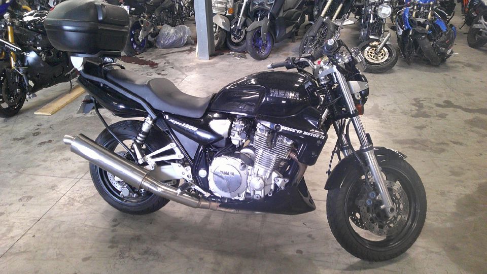 YAMAHA XJR 1300 4
