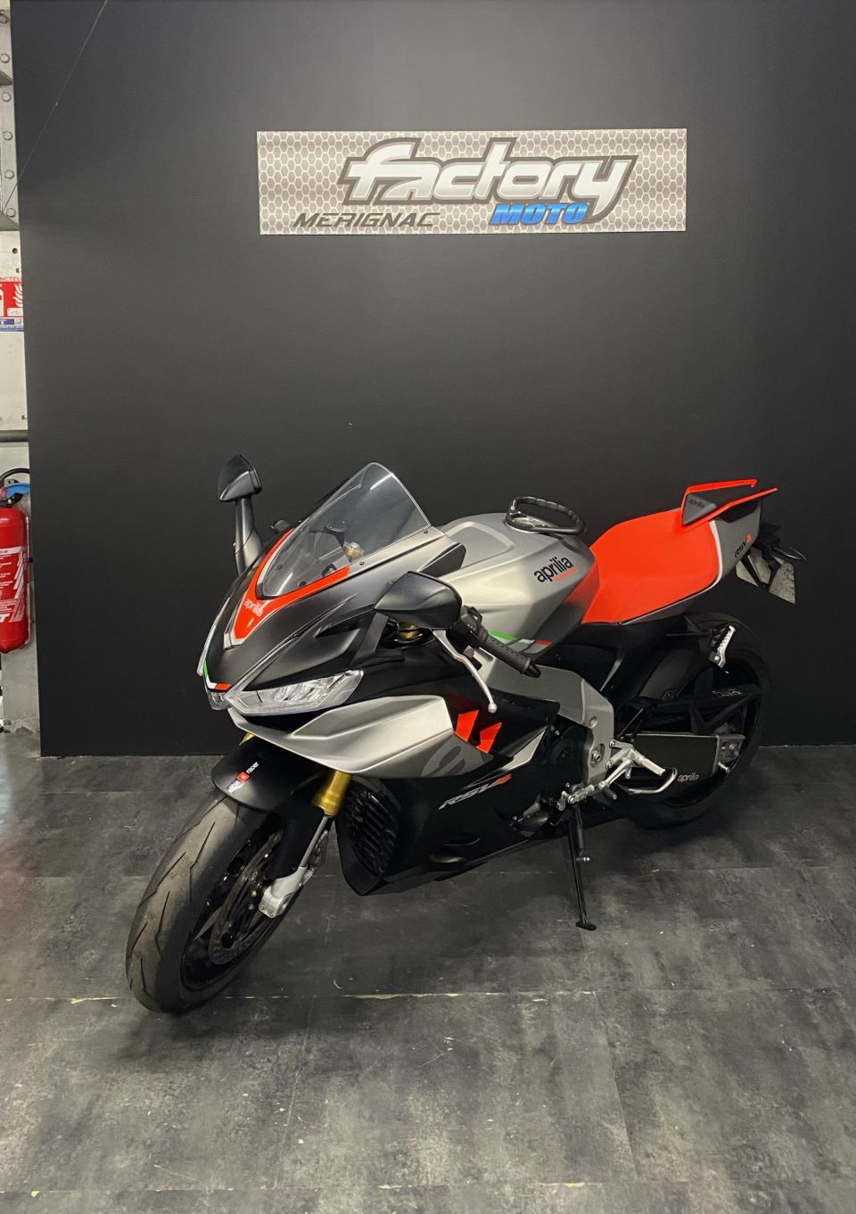 APRILIA RSV4 1100 RR 4