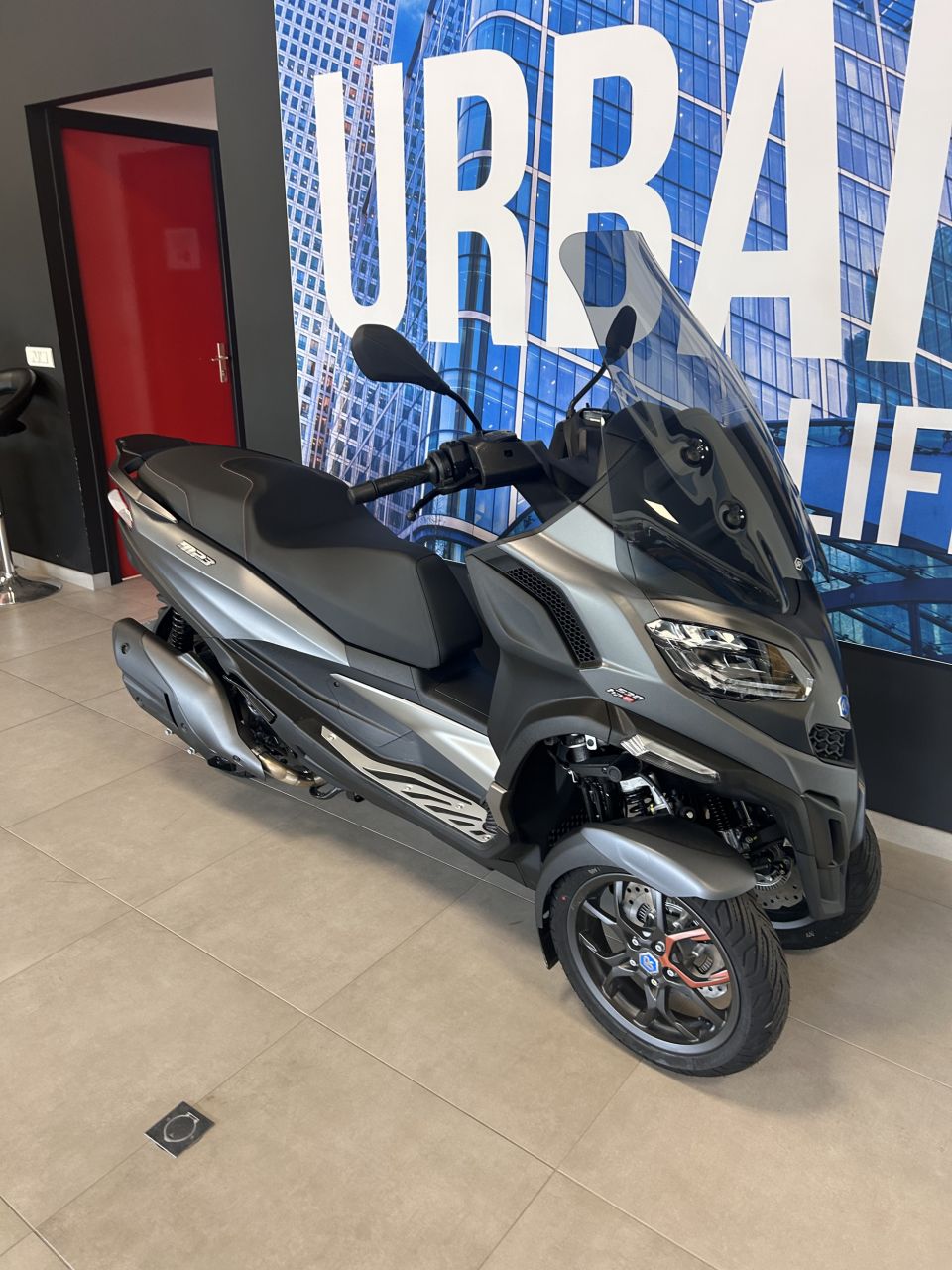 PIAGGIO MP3 530 HPE EXCLUSIVE 4