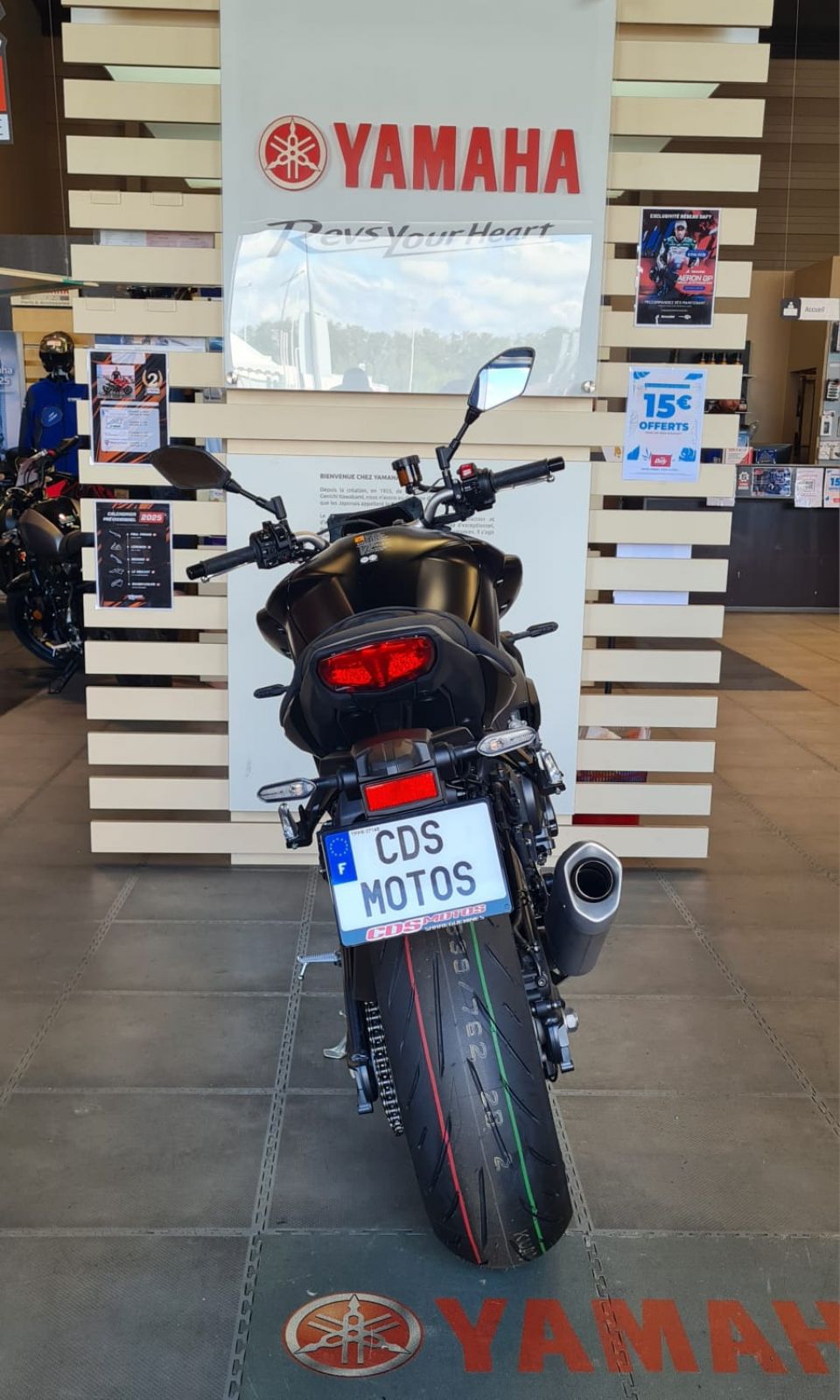 YAMAHA MT-10 4