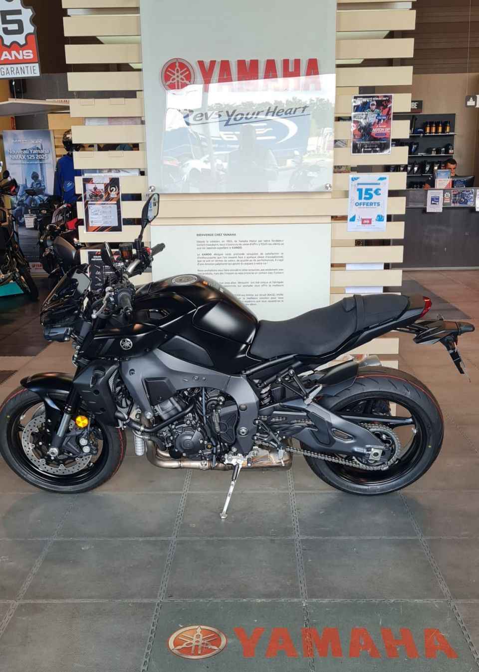 YAMAHA MT-10 4