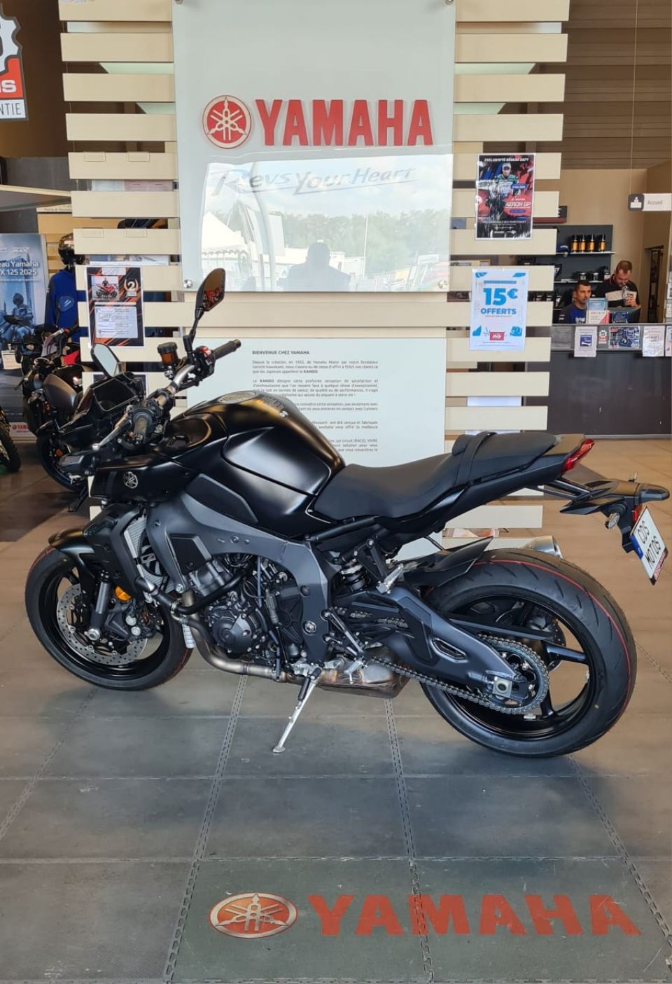 YAMAHA MT-10 4