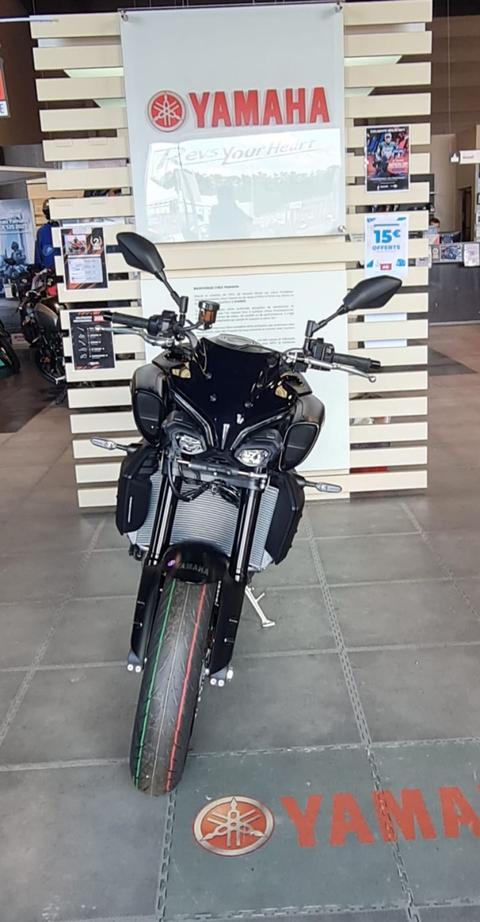YAMAHA MT-10 4