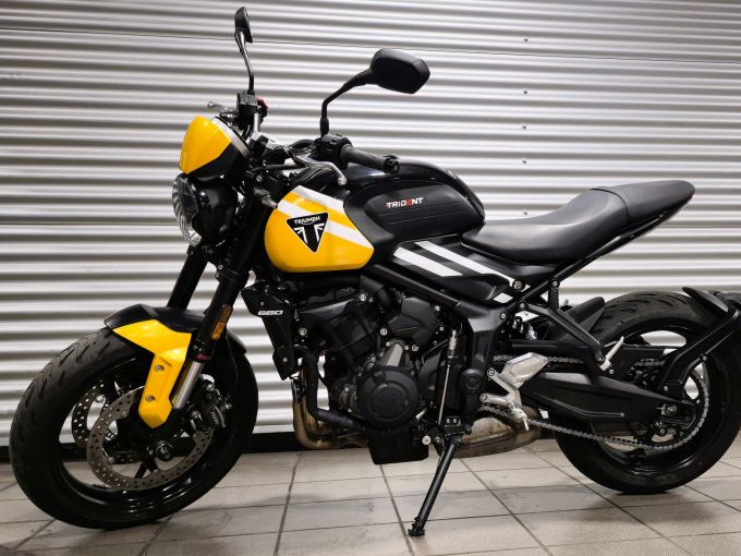 TRIUMPH TRIDENT 660 4