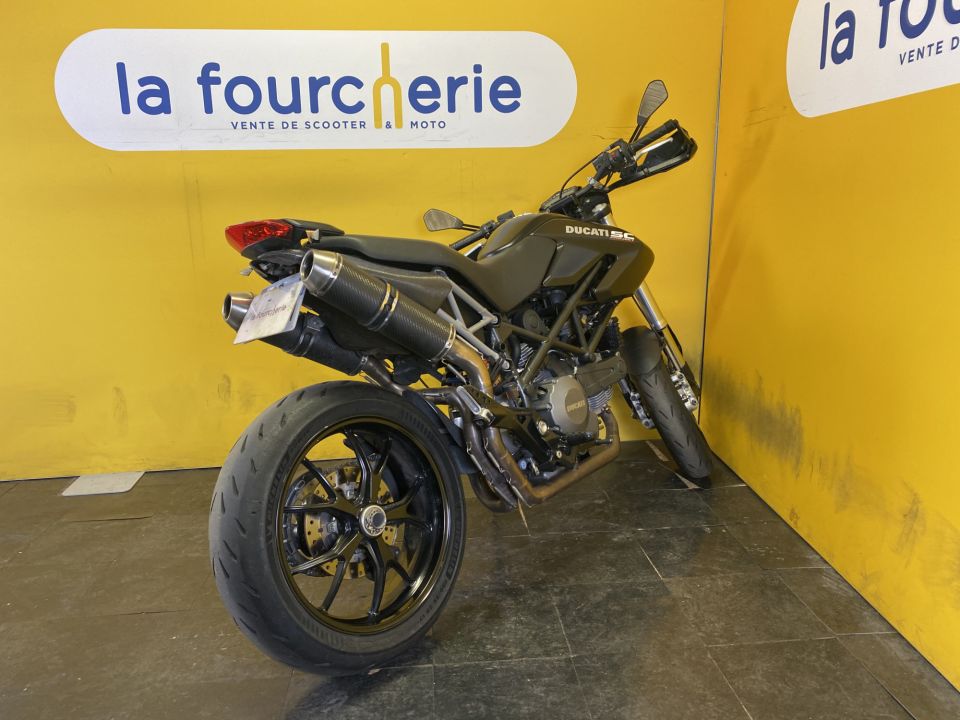 DUCATI HYPERMOTARD 4