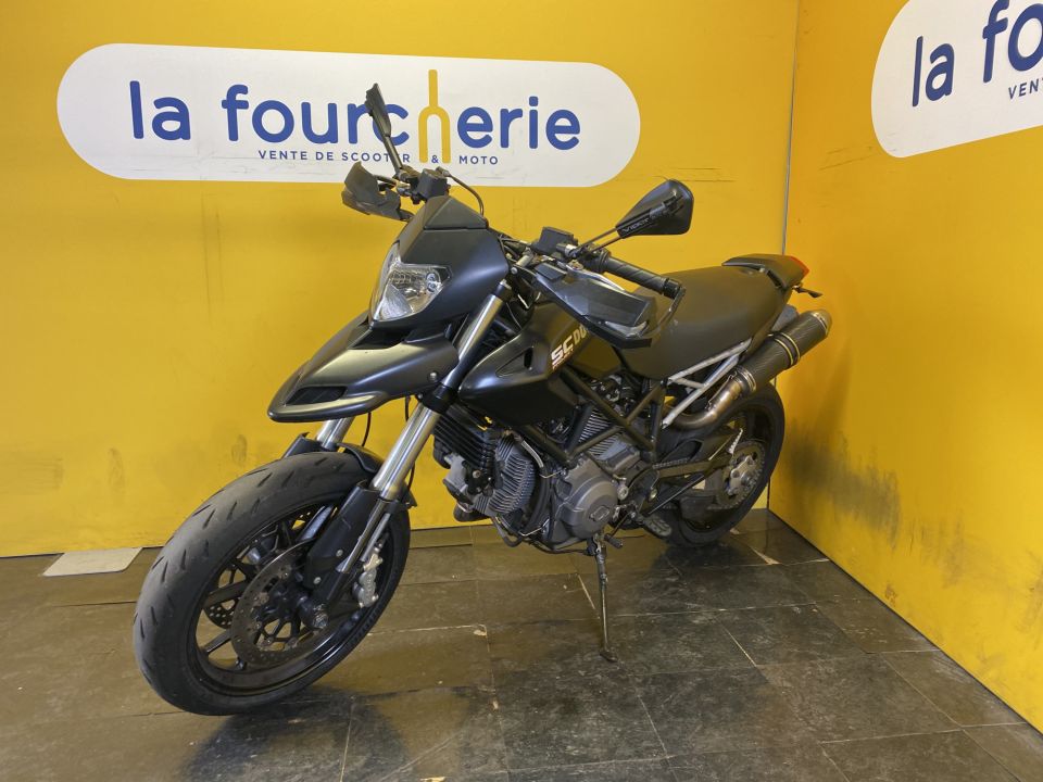 DUCATI HYPERMOTARD 4