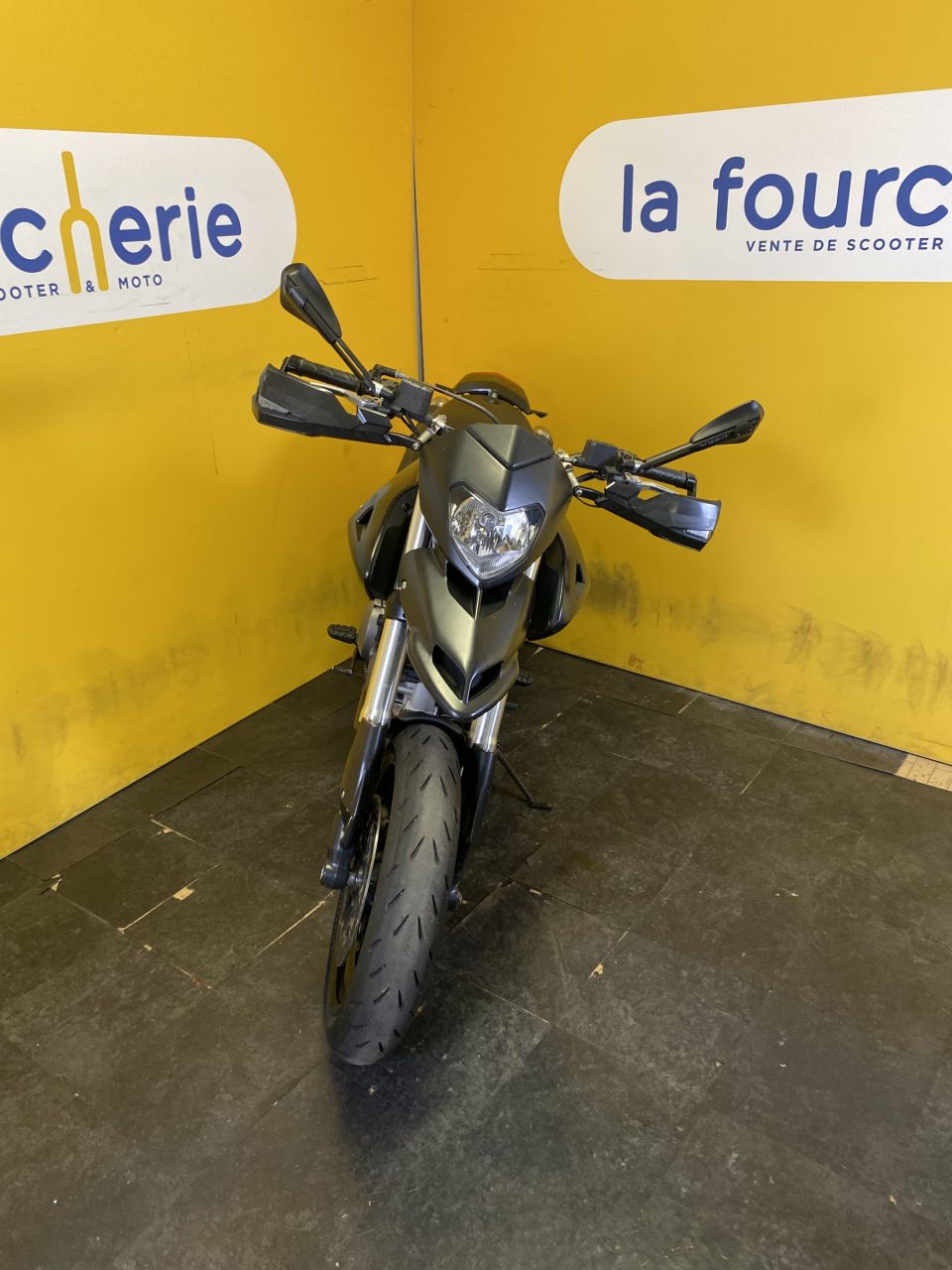 DUCATI HYPERMOTARD 4