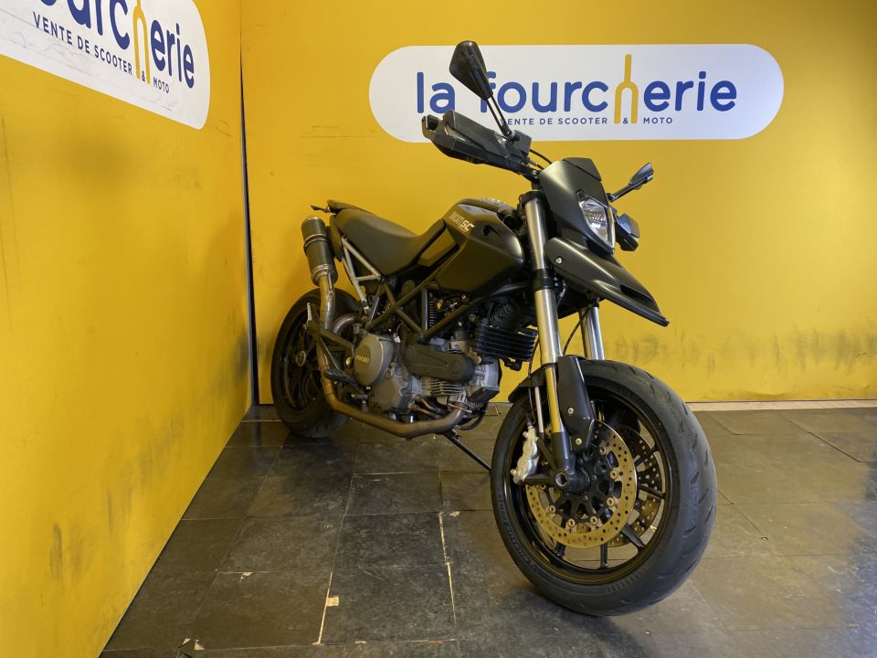 DUCATI HYPERMOTARD 4