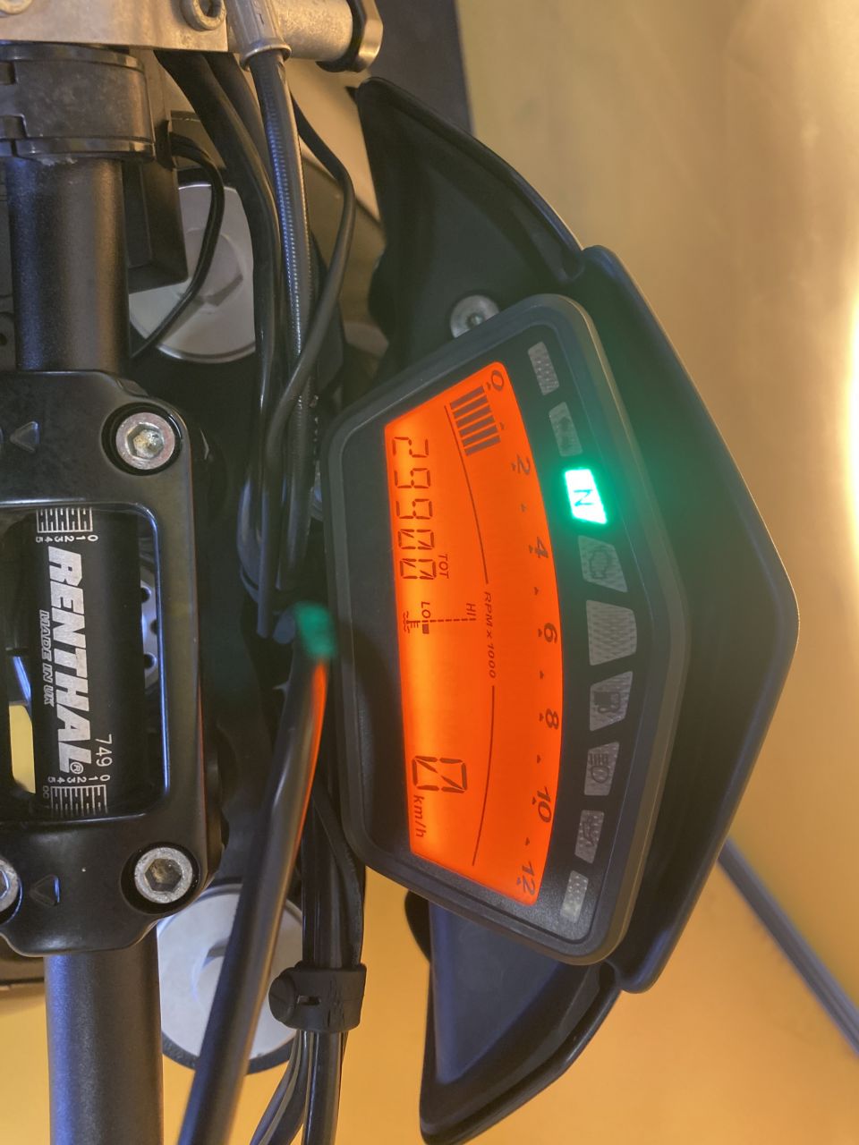 DUCATI HYPERMOTARD 4