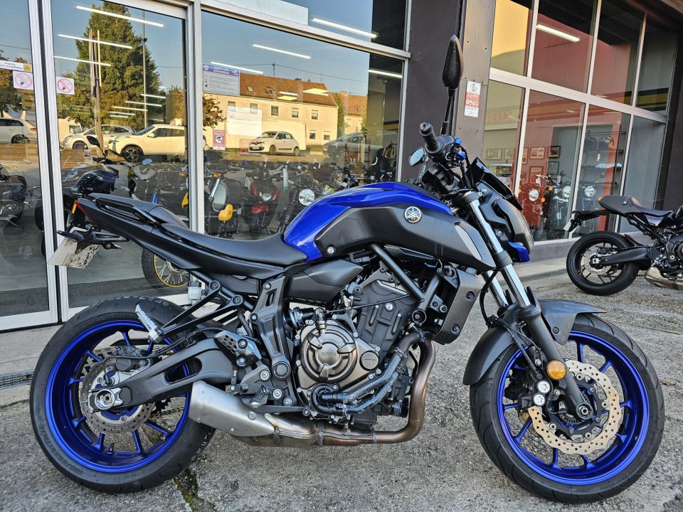 YAMAHA MT-07 (47.5CV) 4