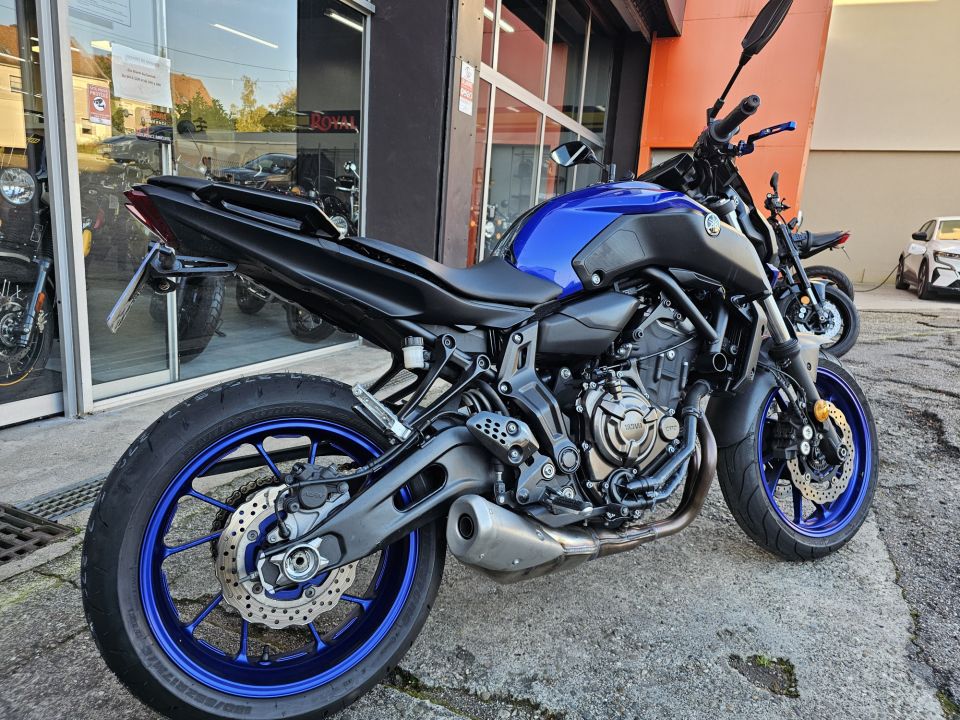 YAMAHA MT-07 (47.5CV) 4