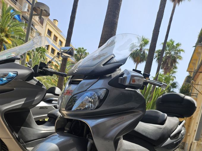 SUZUKI BURGMAN 650 4