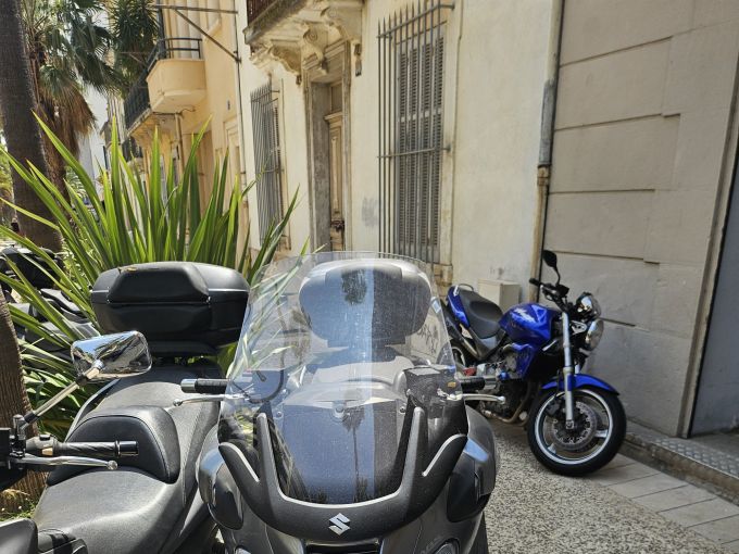 SUZUKI BURGMAN 650 4
