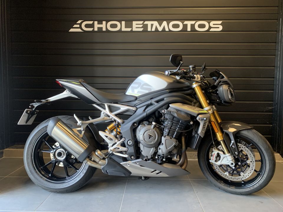 TRIUMPH SPEED TRIPLE 1200 RS 4