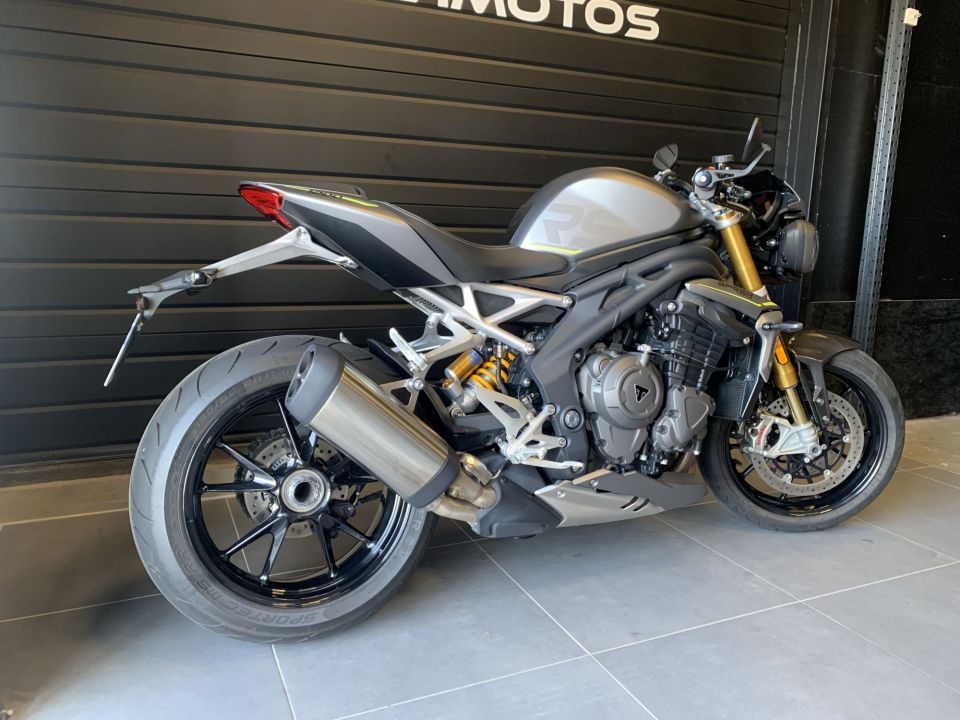 TRIUMPH SPEED TRIPLE 1200 RS 4