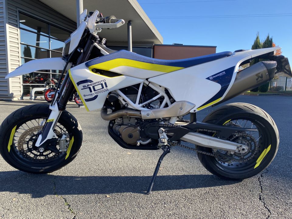 HUSQVARNA 701 SUPERMOTO 4
