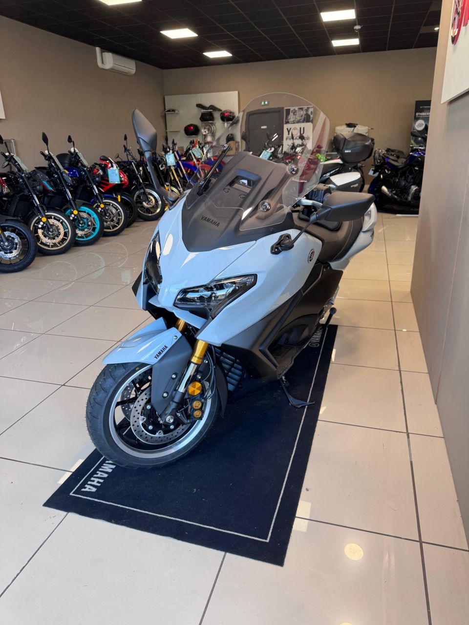 YAMAHA XP T-MAX 560 TECH MAX 4