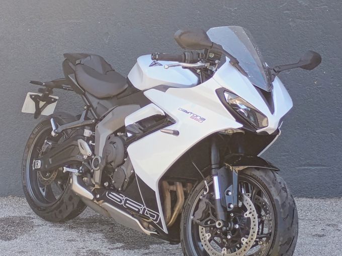 TRIUMPH 	DAYTONA 660 4