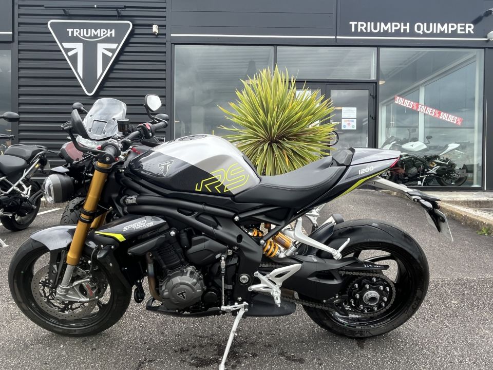 TRIUMPH SPEED TRIPLE 1200 RS 4