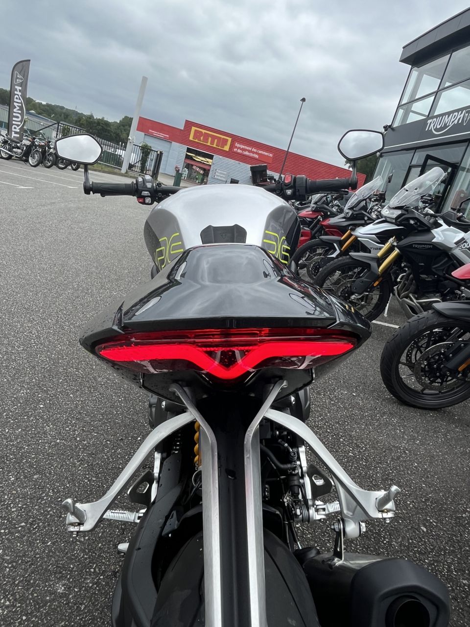 TRIUMPH SPEED TRIPLE 1200 RS 4
