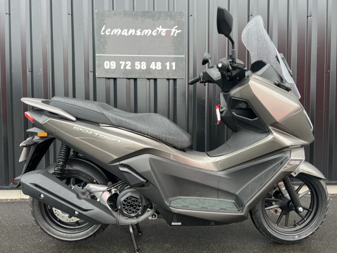 KYMCO SKYTOWN 4