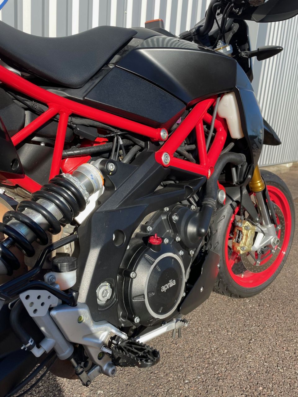 APRILIA DORSODURO 900 ABS 4