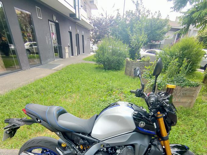 YAMAHA MT-09 SP 4