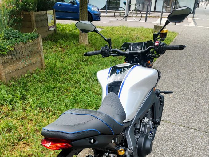 YAMAHA MT-09 SP 4