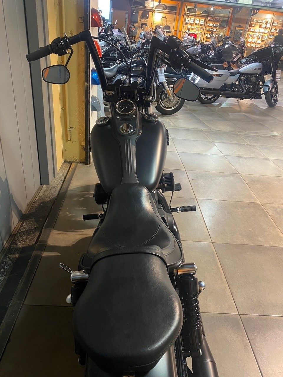 HARLEY-DAVIDSON DYNA STREET BOB 1690 4