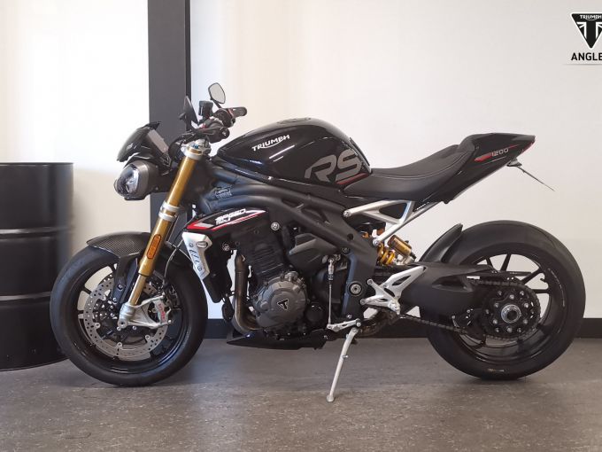 TRIUMPH SPEED TRIPLE 1200 RS 4