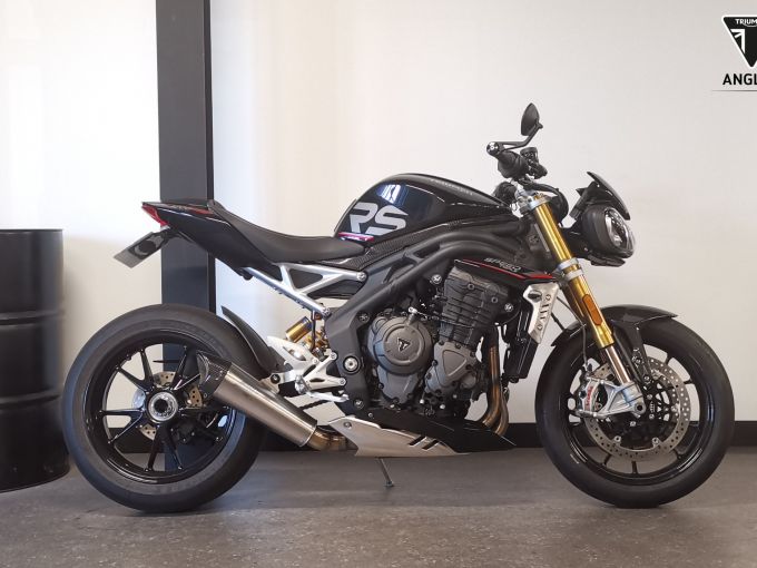 TRIUMPH SPEED TRIPLE 1200 RS 4
