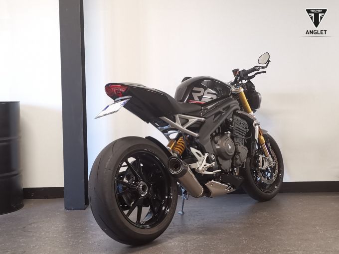 TRIUMPH SPEED TRIPLE 1200 RS 4