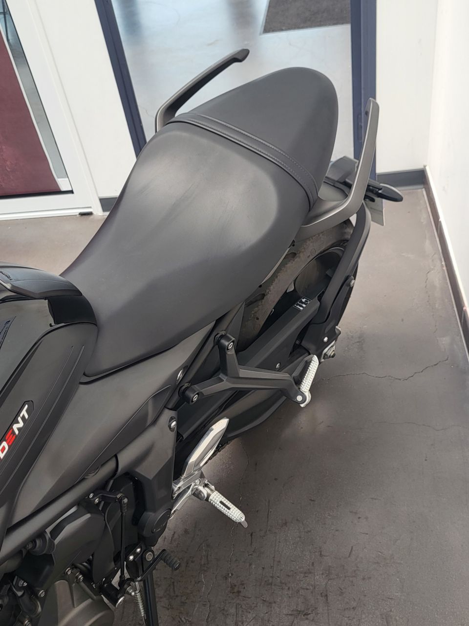 TRIUMPH TRIDENT 660 4