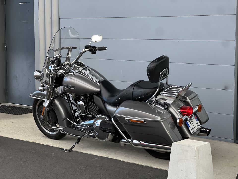 HARLEY-DAVIDSON TOURING ROAD KING 1690 4