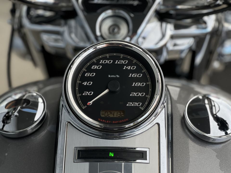 HARLEY-DAVIDSON TOURING ROAD KING 1690 4