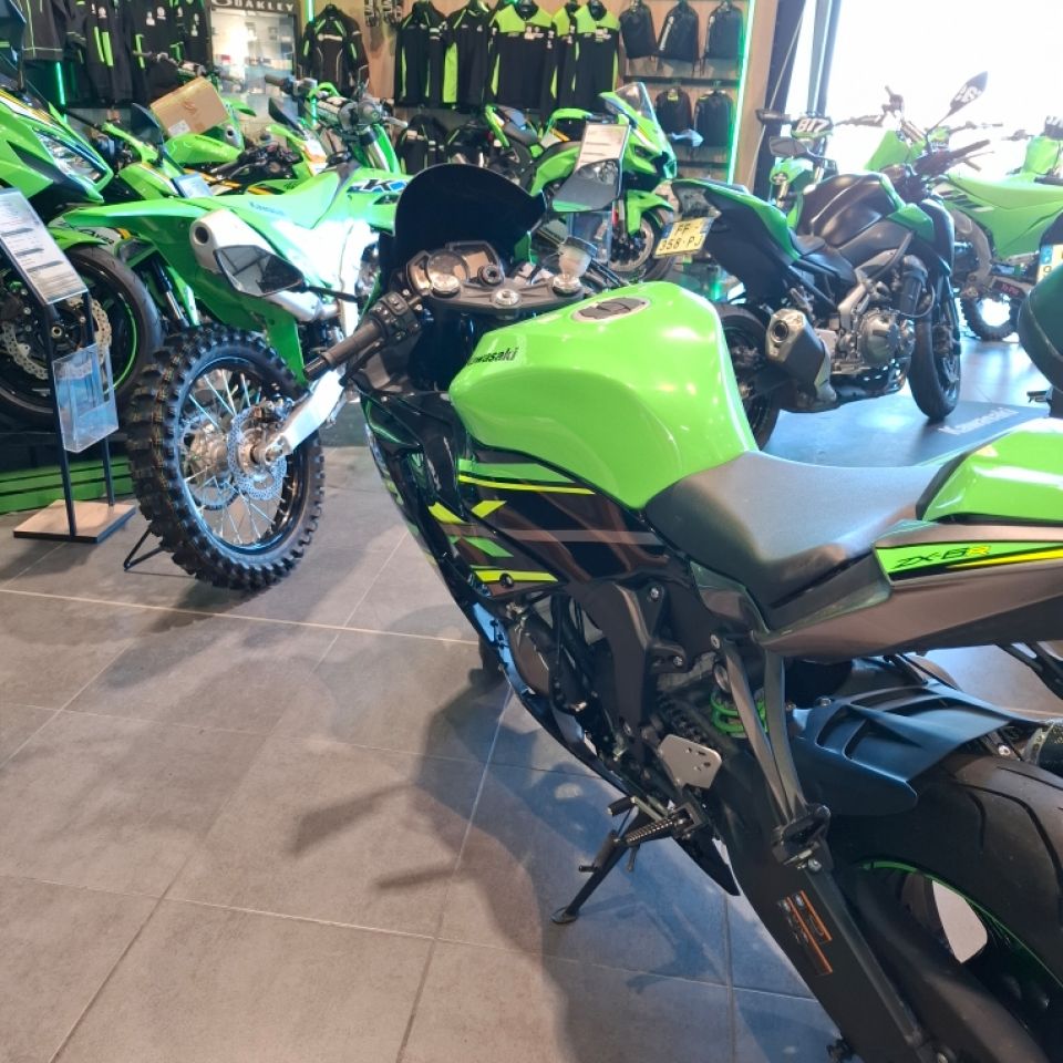 KAWASAKI ZX-6R 636 4