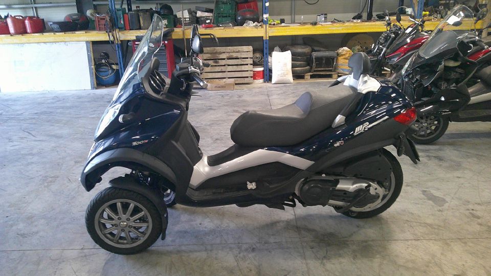 PIAGGIO MP3 400 4