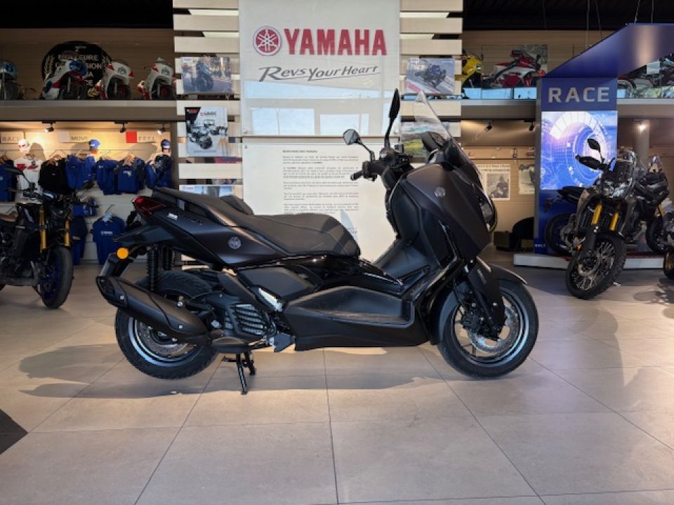 YAMAHA XMAX 125 TECH MAX + 2025 DE DIRECTION 85€/MOIS* FAIBLE KILOMETRAGE GTIE 08/2030 4