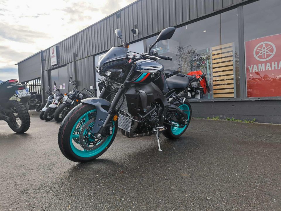 YAMAHA MT-10 4