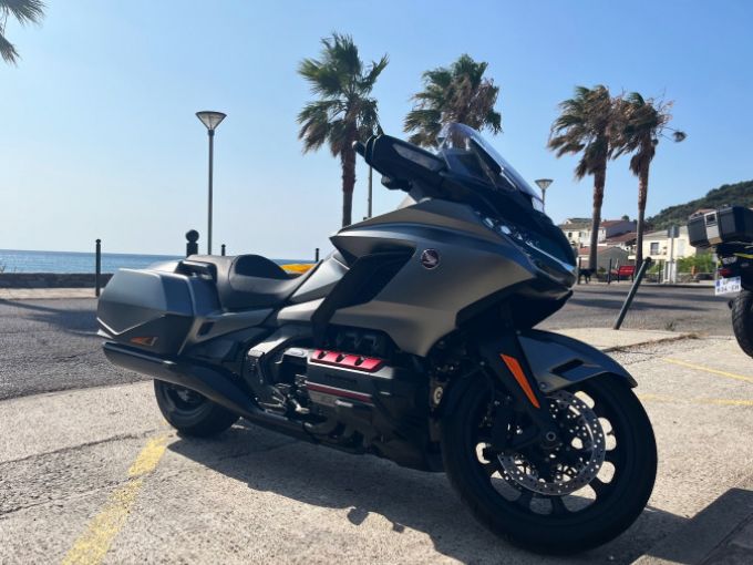 HONDA GOLDWING BAGGER DCT 4