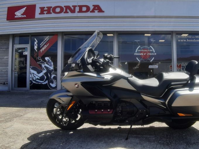 HONDA GOLDWING BAGGER DCT 4