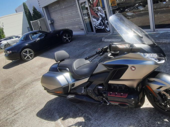 HONDA GOLDWING BAGGER DCT 4