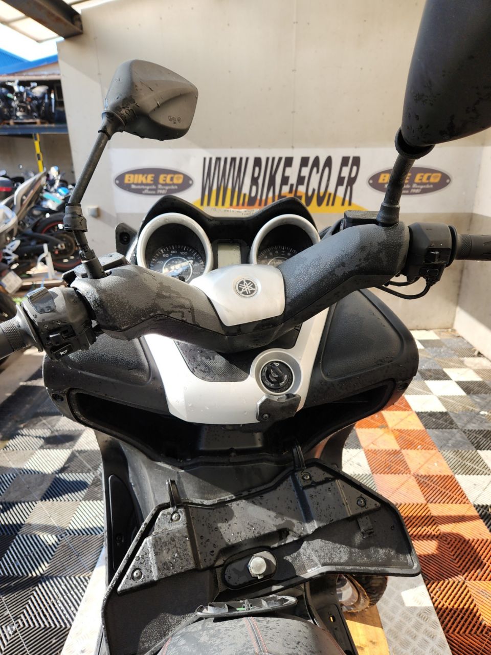 YAMAHA X-MAX 125 4