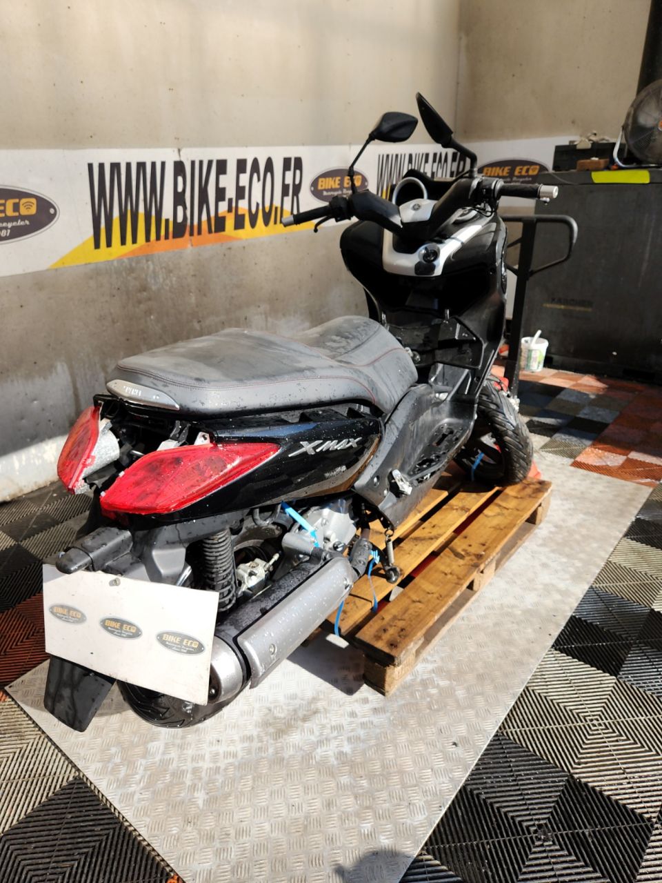 YAMAHA X-MAX 125 4
