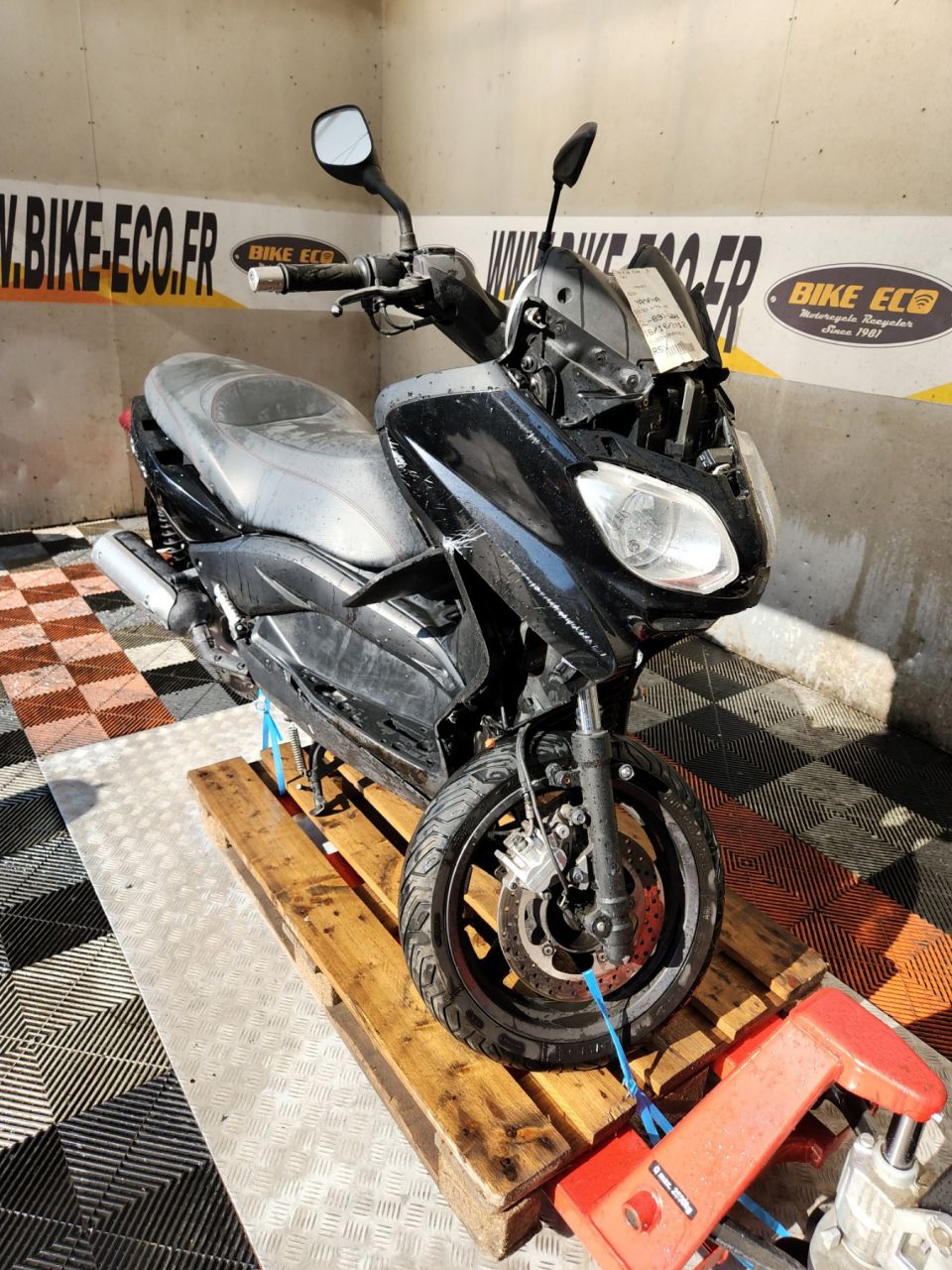 YAMAHA X-MAX 125 4